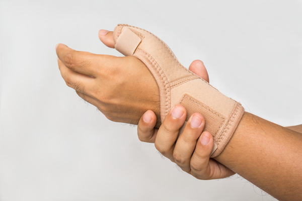 treatment for jammed thumb Treatment for jammed thumb